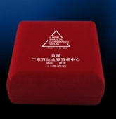 2015年7月定做　重慶一帶一路合作論壇純銀紀(jì)念徽章定做