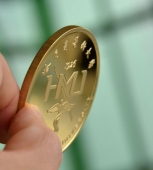哈爾濱醫(yī)科大學20周年定做純金紀念幣,定做純金紀念章